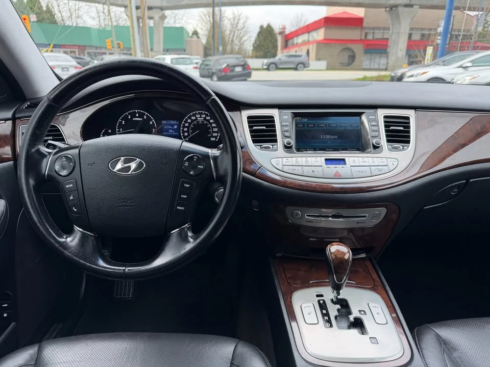 2010 Hyundai Genesis - Image 16 of 20