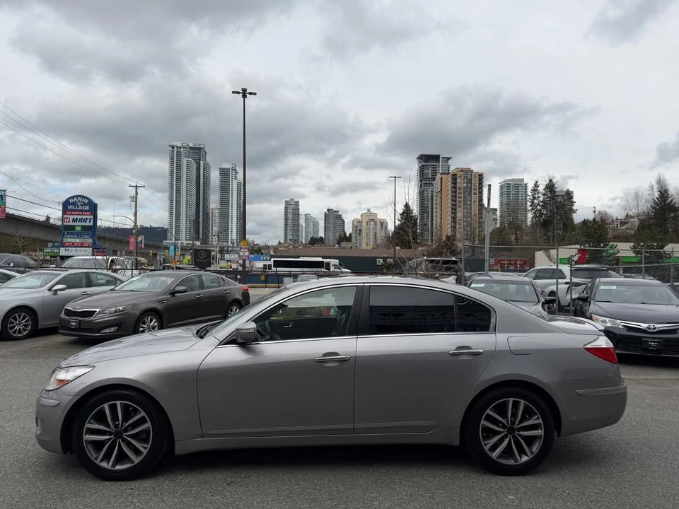 2010 Hyundai Genesis - Image 4 of 20
