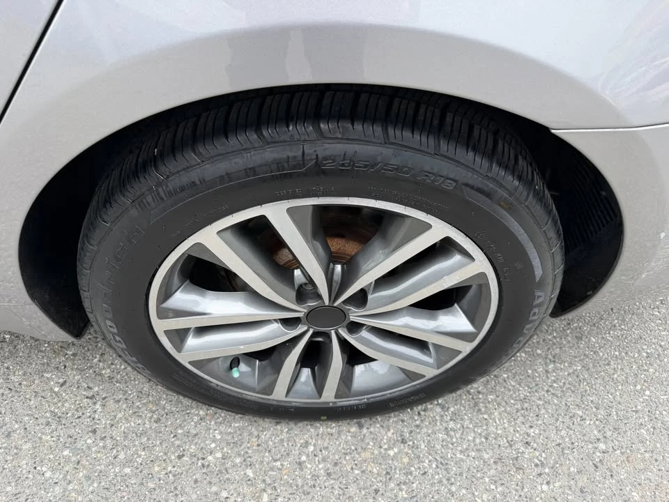 2010 Hyundai Genesis - Image 20 of 20