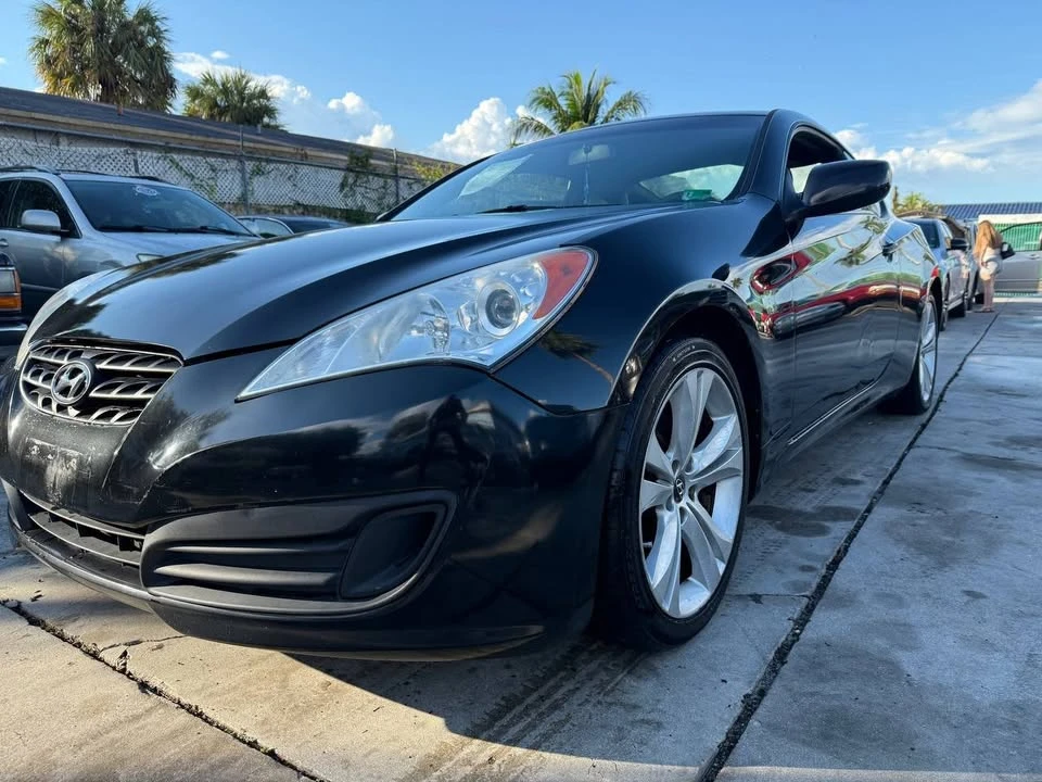 2010 Hyundai Genesis Coupe - Image 2 of 15