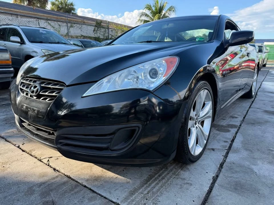2010 Hyundai Genesis Coupe - Image 4 of 15