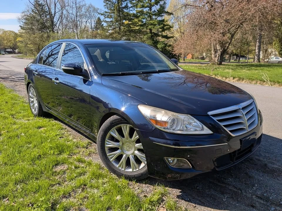2010 Hyundai Genesis - Image 6 of 10