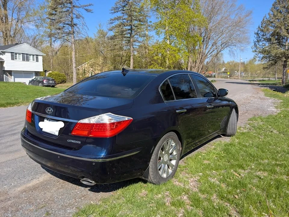 2010 Hyundai Genesis - Image 4 of 10