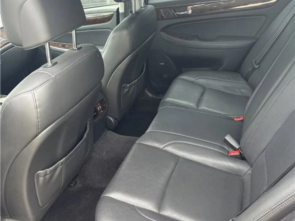 2010 Hyundai Genesis - Image 16 of 20