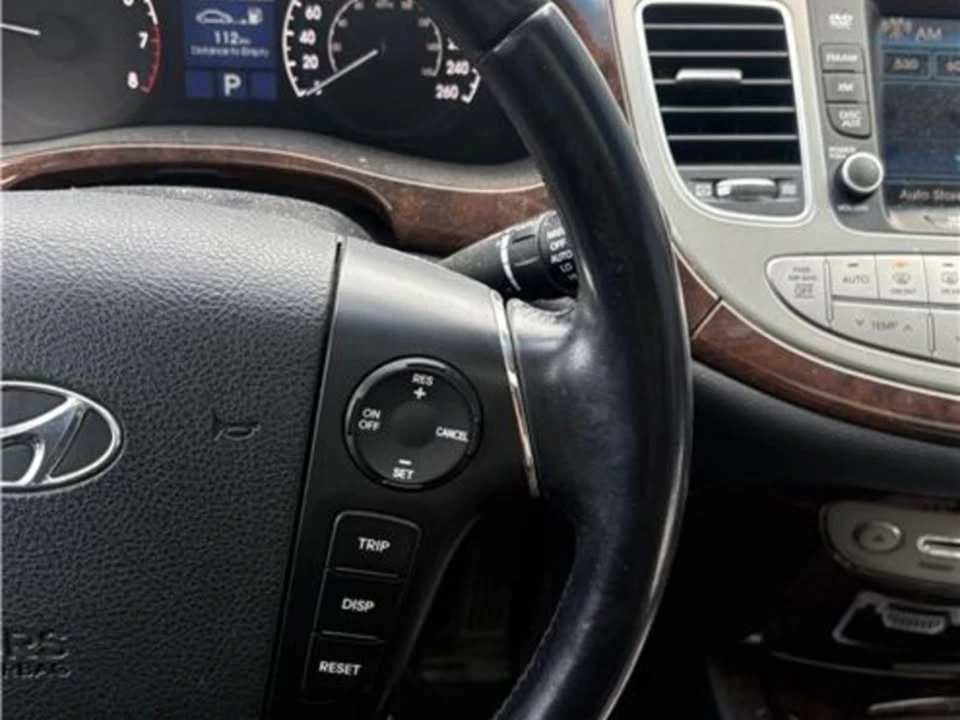 2010 Hyundai Genesis - Image 10 of 20