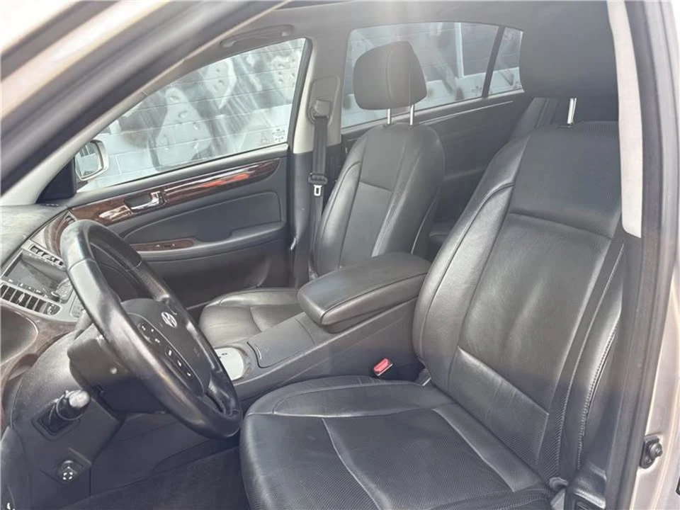 2010 Hyundai Genesis - Image 8 of 20