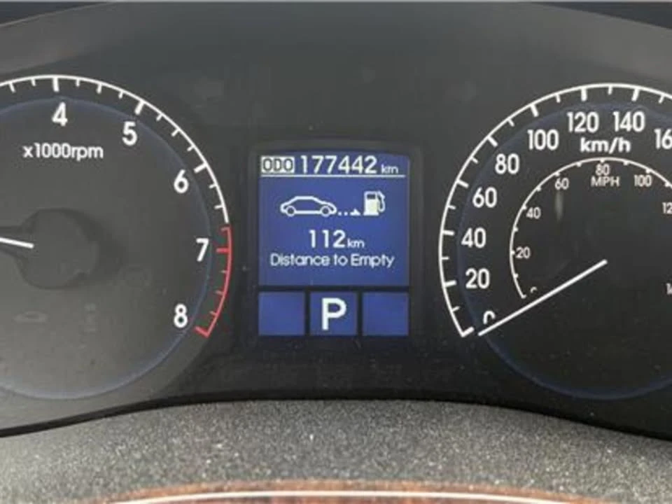 2010 Hyundai Genesis - Image 12 of 20