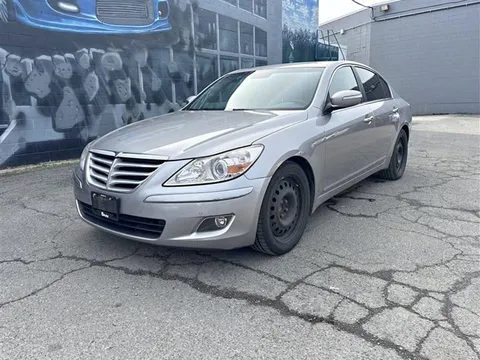 2010 Hyundai Genesis Sedan w/Premium Pkg