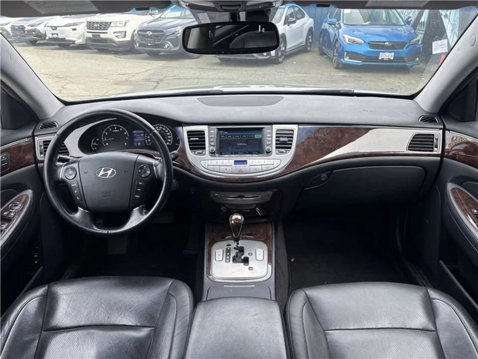 2010 Hyundai Genesis - Image 17 of 20