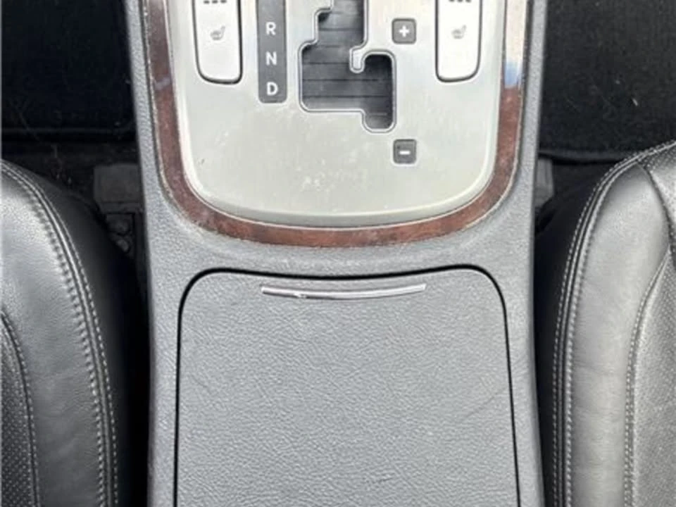2010 Hyundai Genesis - Image 14 of 20