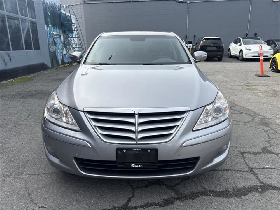 2010 Hyundai Genesis - Image 2 of 20