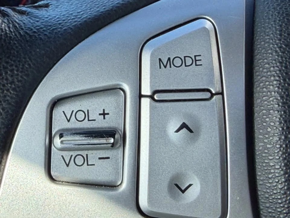 2010 Hyundai Genesis - Image 10 of 20
