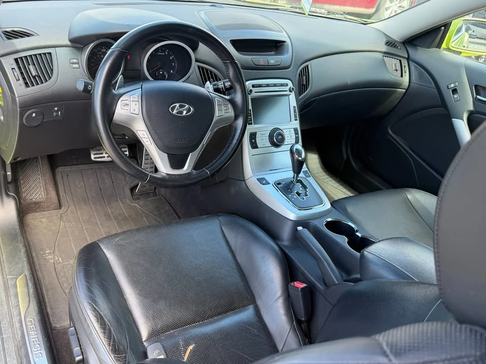 2010 Hyundai Genesis - Image 6 of 20