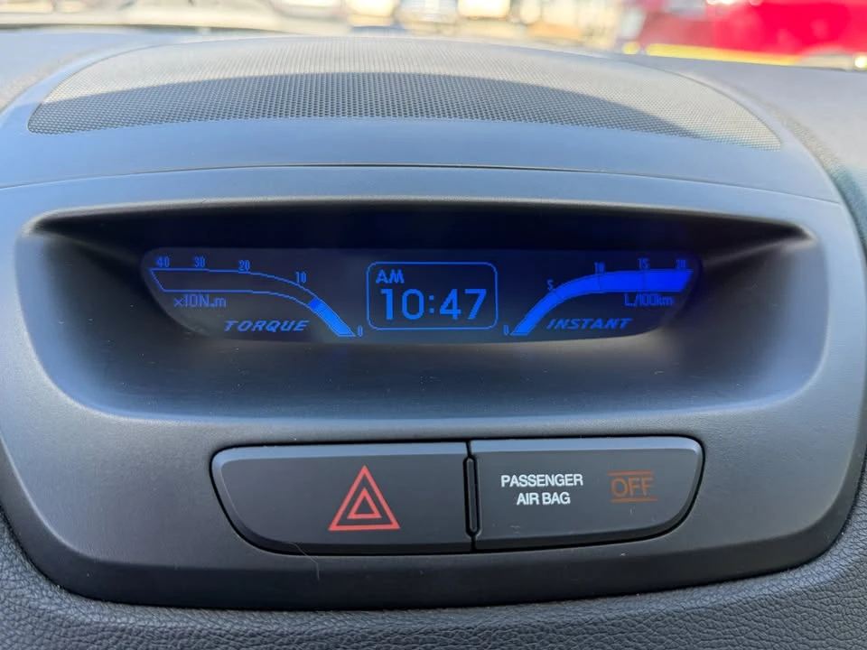 2010 Hyundai Genesis - Image 7 of 20