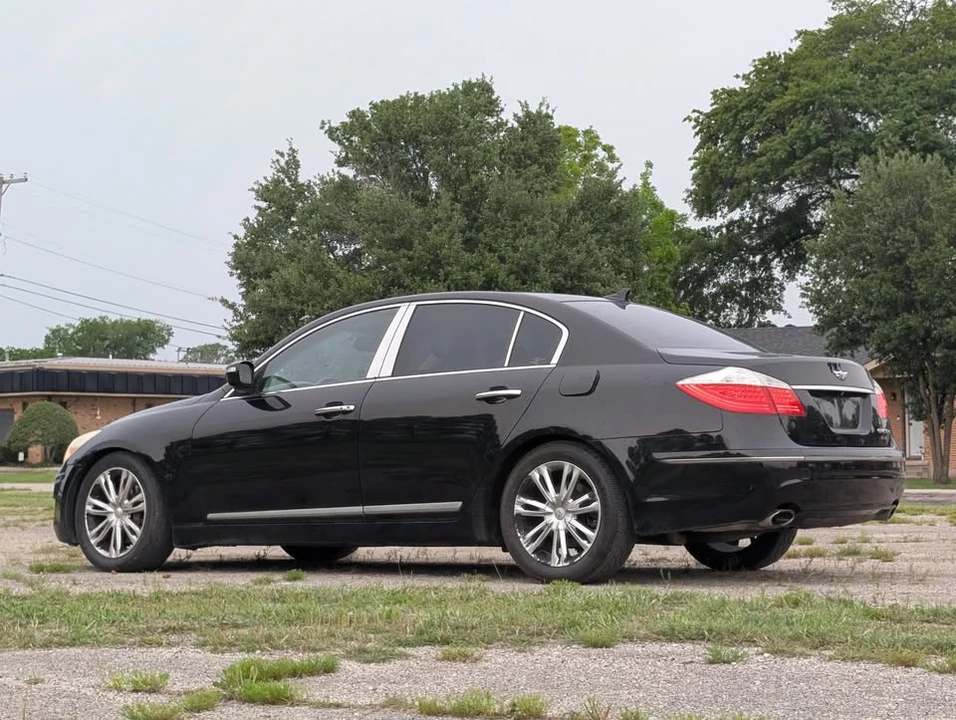 2010 Hyundai Genesis - Image 3 of 17