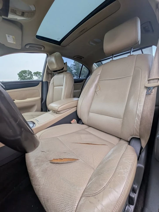 2010 Hyundai Genesis - Image 11 of 17