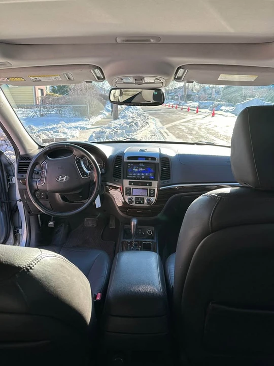 2010 Hyundai Santa Fe - Image 7 of 10