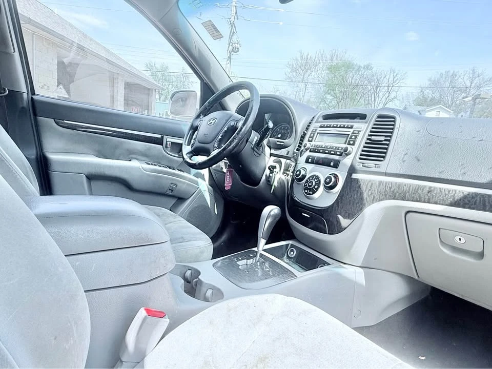 2010 Hyundai Santa Fe - Image 8 of 10