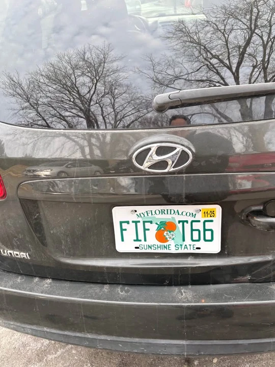 2010 Hyundai Santa Fe - Image 15 of 18