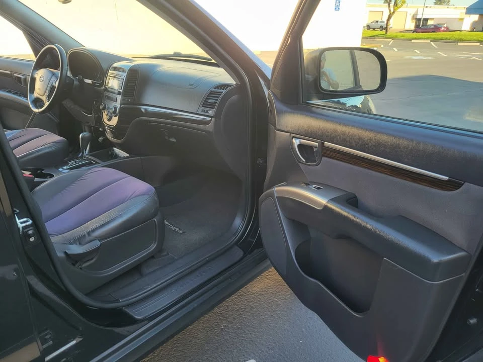 2010 Hyundai Santa Fe - Image 10 of 15