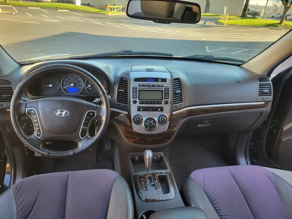 2010 Hyundai Santa Fe - Image 7 of 15