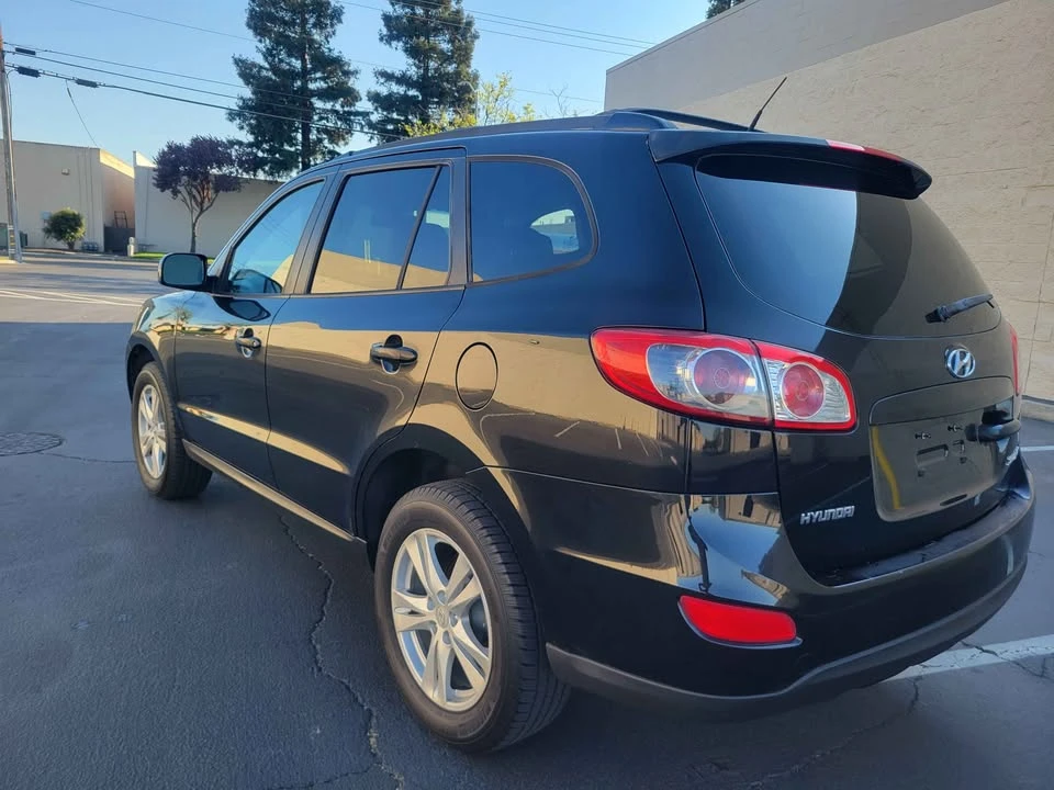 2010 Hyundai Santa Fe - Image 6 of 15