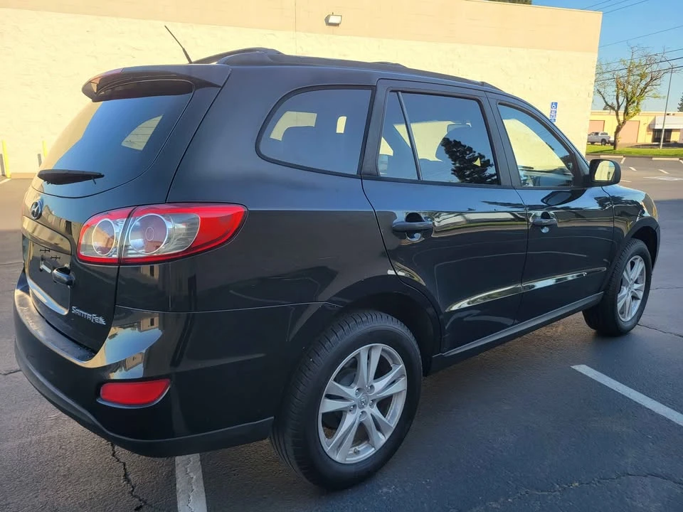 2010 Hyundai Santa Fe - Image 4 of 15