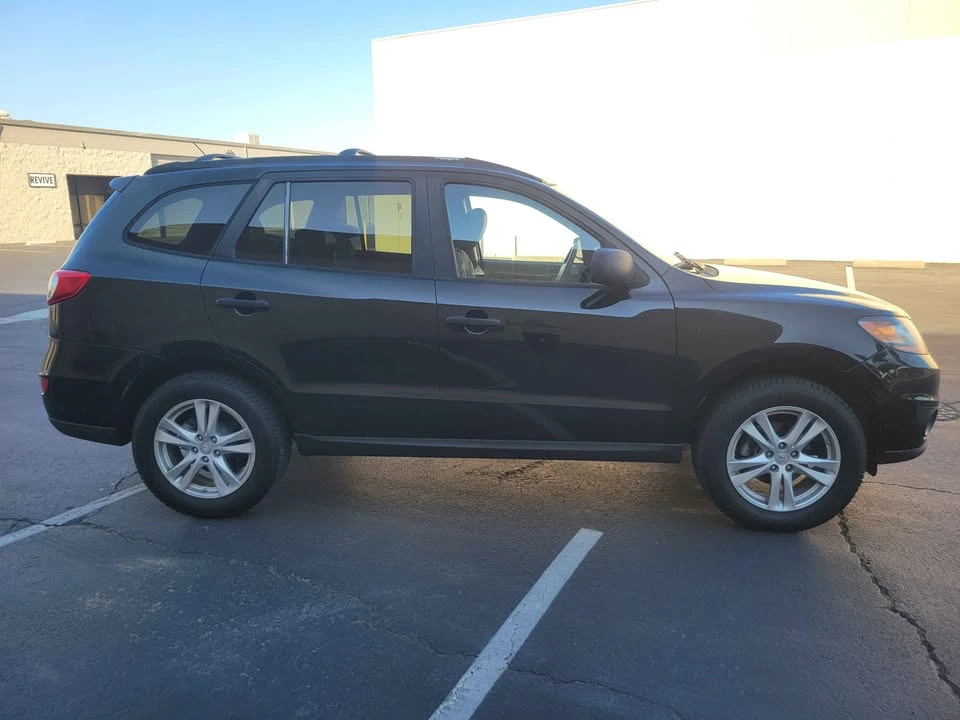 2010 Hyundai Santa Fe - Image 5 of 15