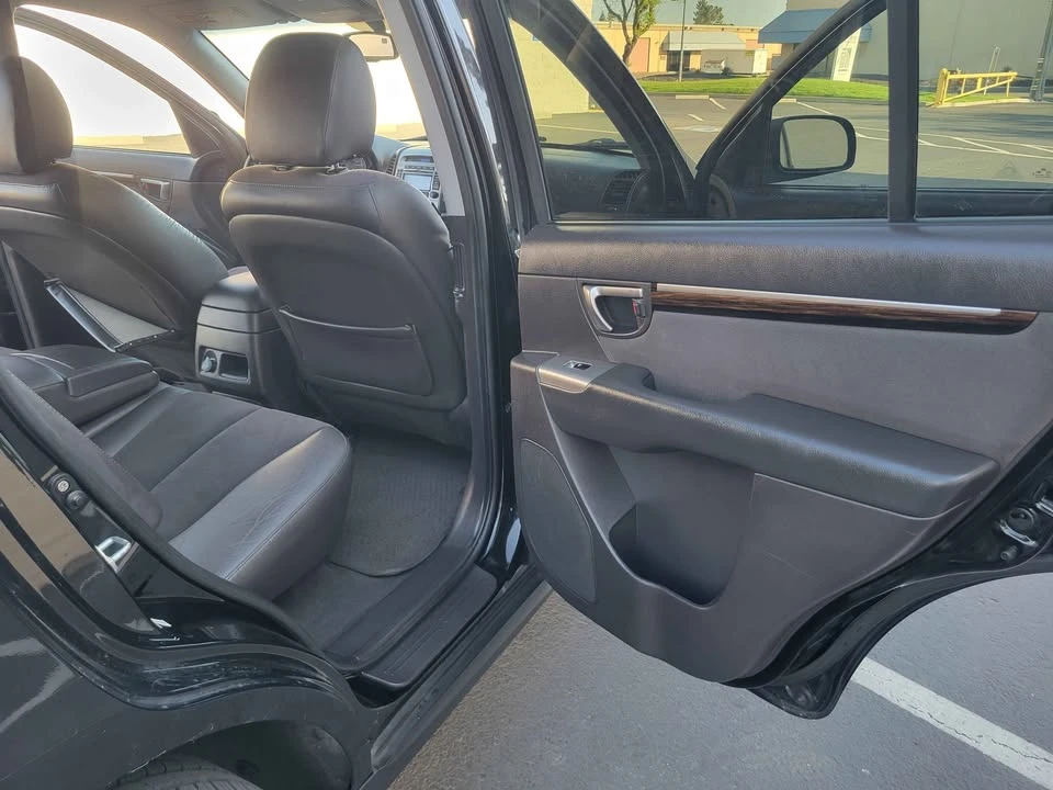 2010 Hyundai Santa Fe - Image 12 of 15