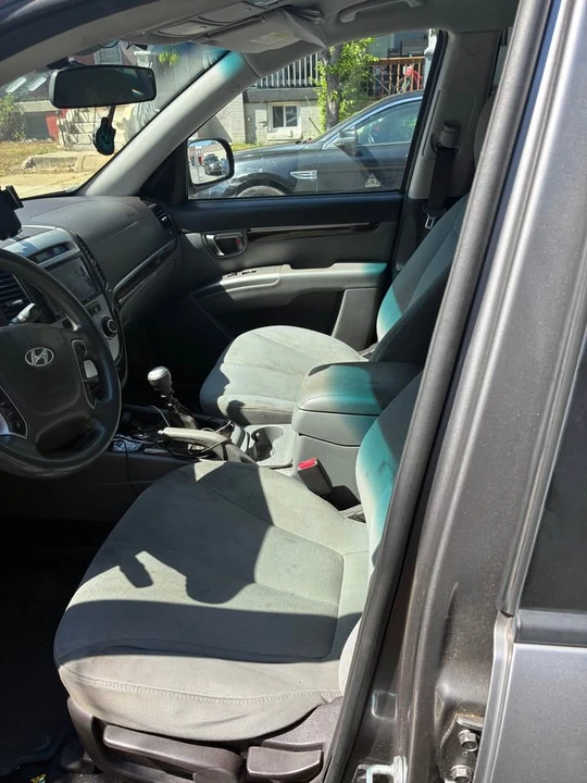 2010 Hyundai Santa Fe - Image 3 of 5