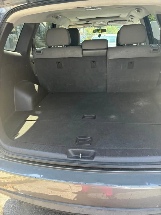 2010 Hyundai Santa Fe - Image 5 of 5
