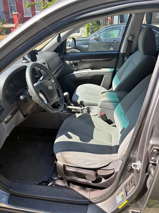 2010 Hyundai Santa Fe - Image 2 of 5