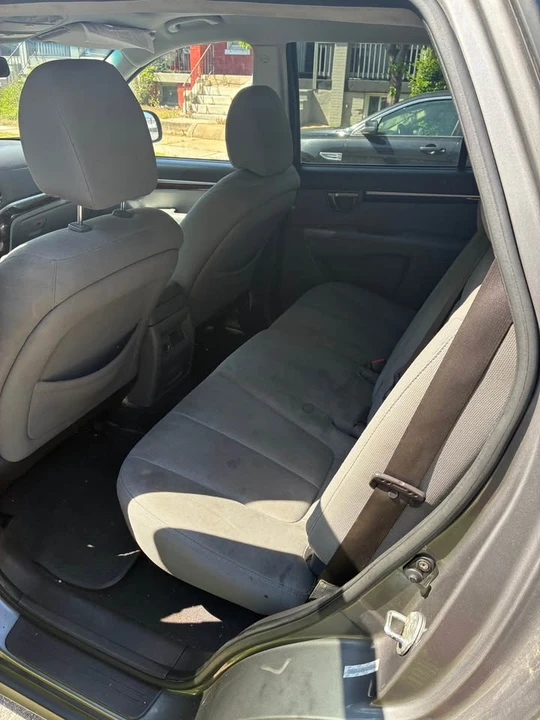 2010 Hyundai Santa Fe - Image 4 of 5