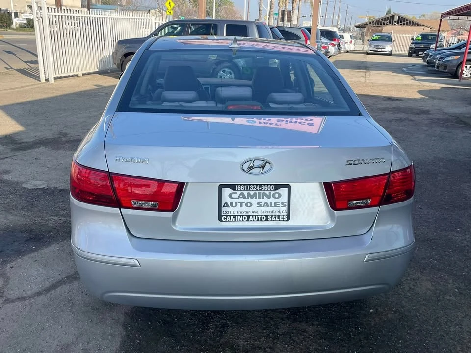 2010 Hyundai Sonata - Image 6 of 11