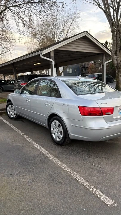 2010 Hyundai Sonata - Image 4 of 8