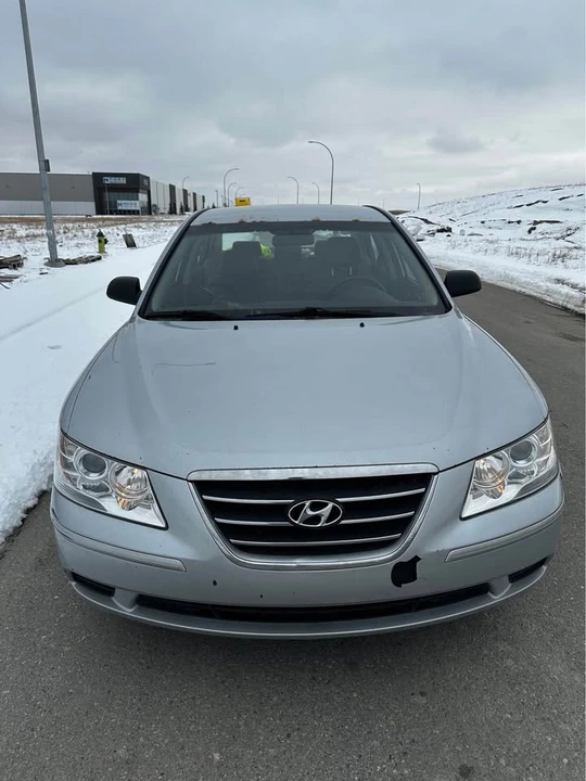 2010 Hyundai Sonata - Image 2 of 8