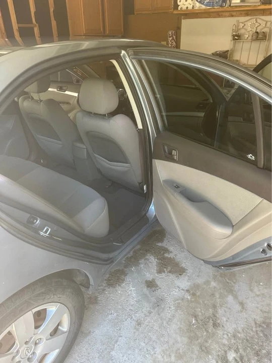 2010 Hyundai Sonata - Image 8 of 11