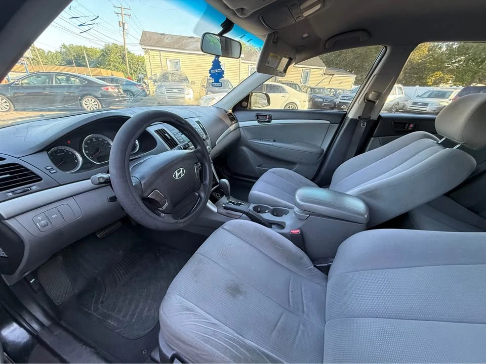 2010 Hyundai Sonata - Image 5 of 6