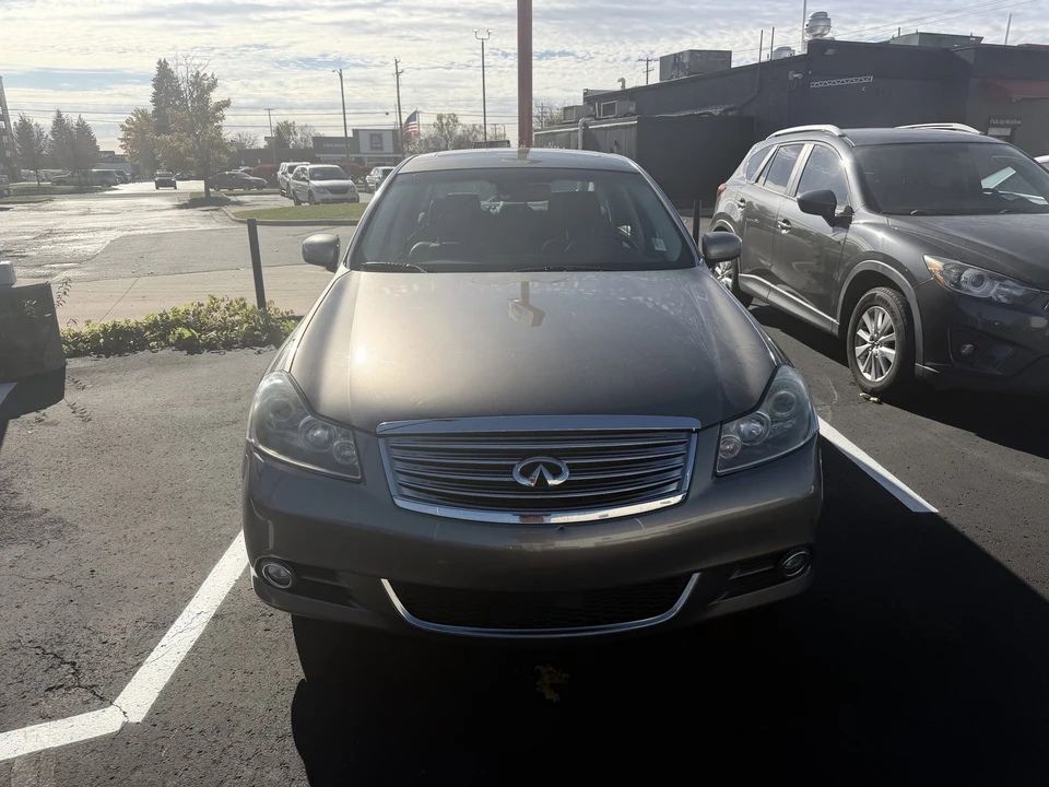 2010 Infiniti M 3rd Gen - Image 9 of 15
