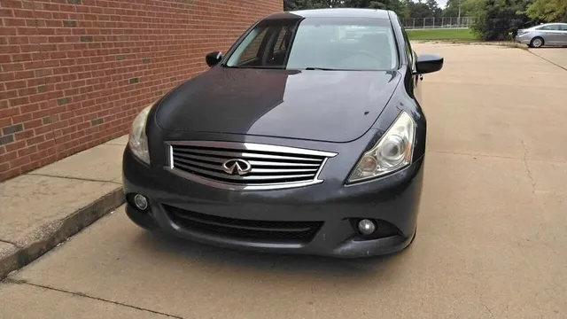 2010 Infiniti G37 Sedan x Anniversary Edition