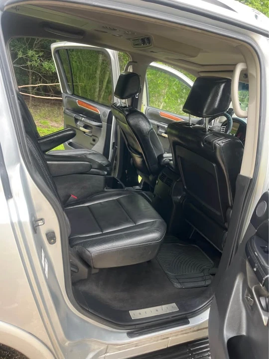 2010 Infiniti QX80 - Image 8 of 9