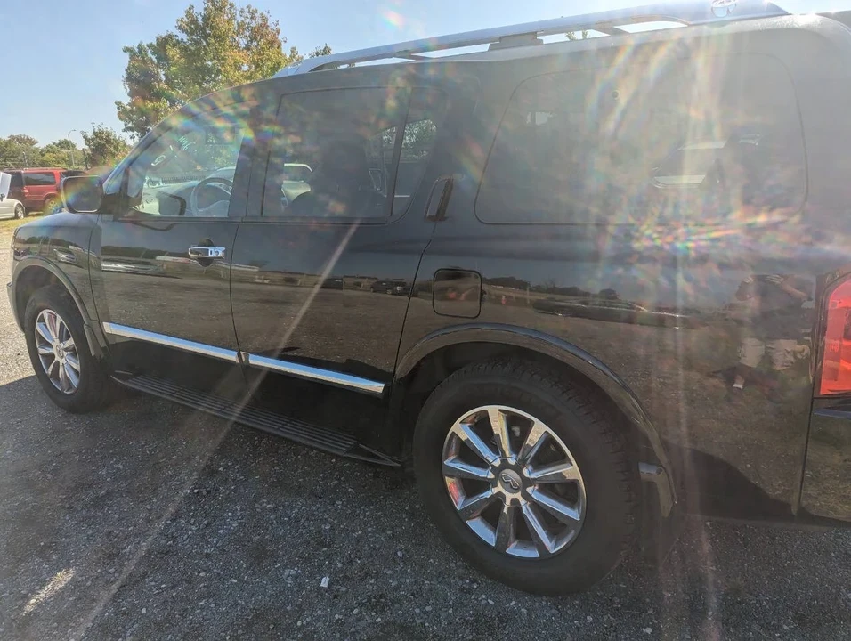 2010 Infiniti QX80 - Image 4 of 12