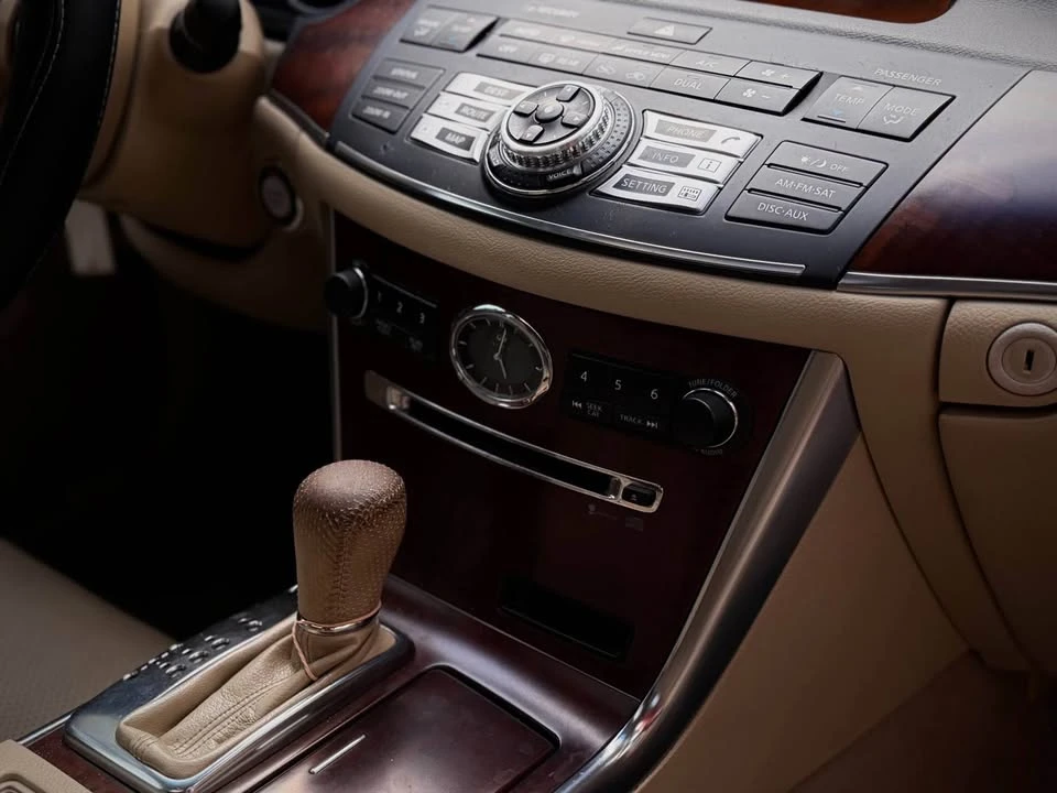 2010 Infiniti M 3rd Gen - Image 11 of 19