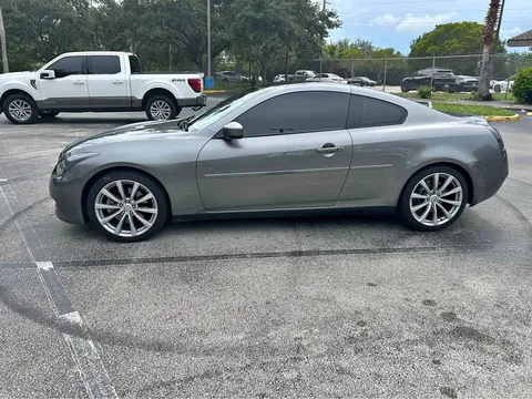 2010 Infiniti G37