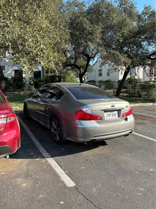 2010 Infiniti M 3rd Gen - Image 4 of 10