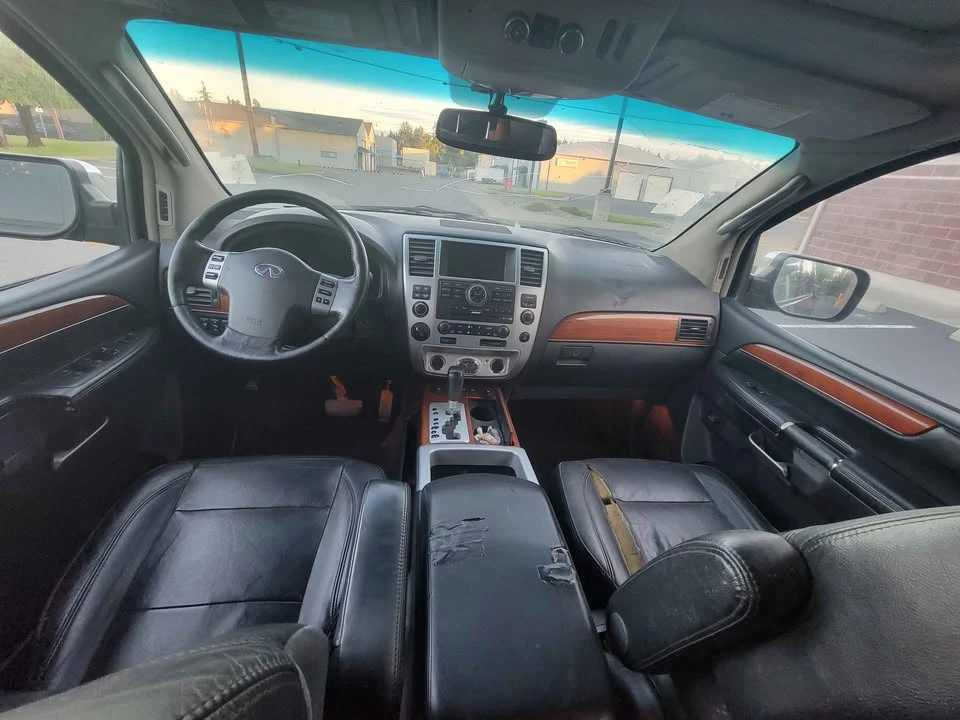 2010 Infiniti QX80 - Image 10 of 15