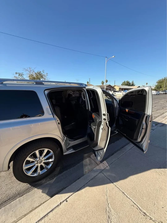 2010 Infiniti QX80 - Image 9 of 18