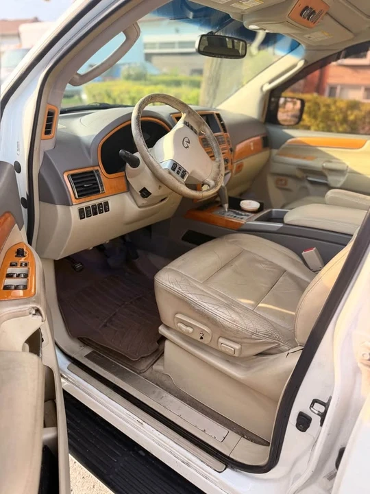 2010 Infiniti QX80 - Image 6 of 9