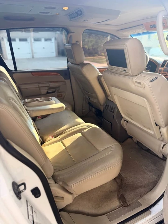 2010 Infiniti QX80 - Image 9 of 9