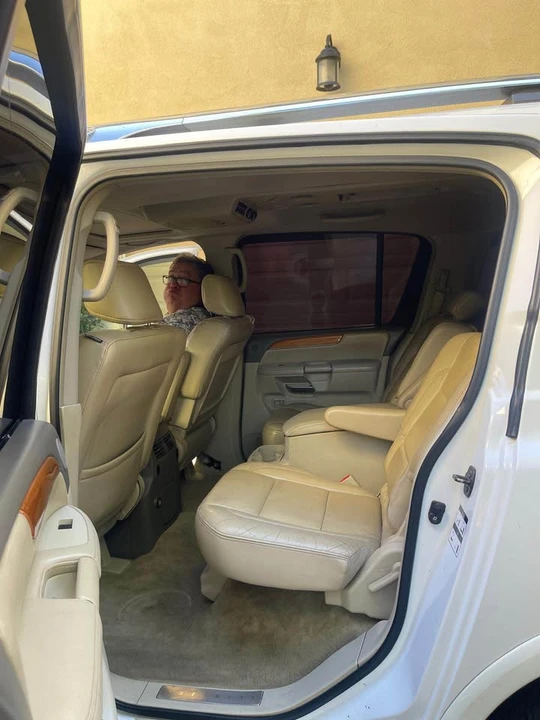 2010 Infiniti QX80 - Image 3 of 6